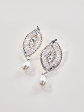 Oaelix Rhinestone Pearl Earrings