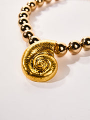 Oexis Conch Necklace In Gold