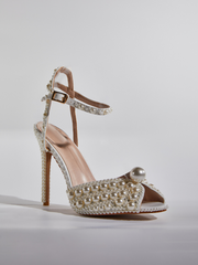 Cyrix Pearl Strap Sandals In Apricot