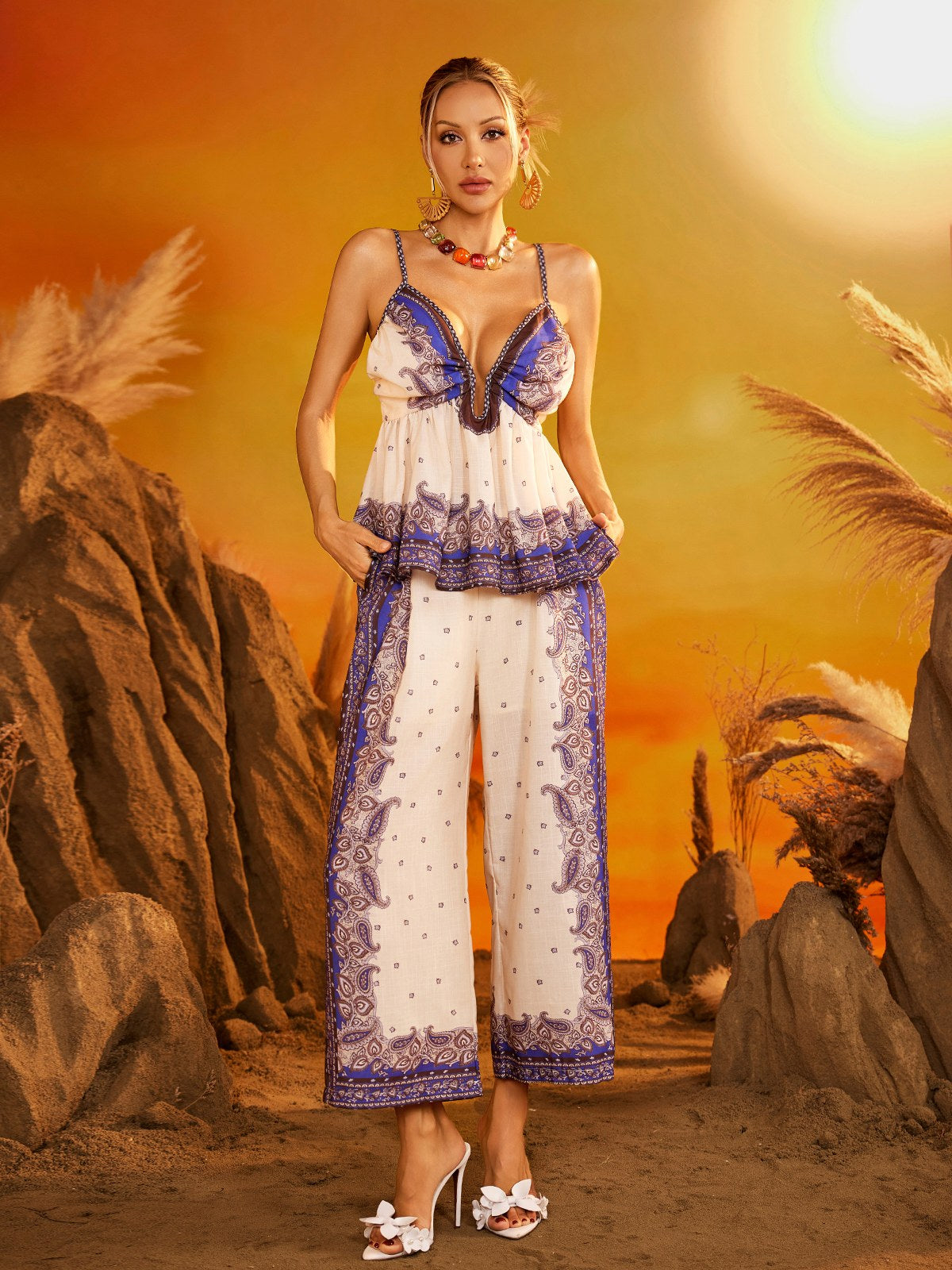 Ezmir Spaghetti Printed Pants Set